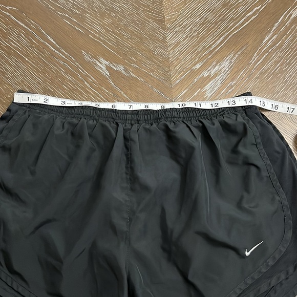 Nike tempo DRI-fit black running shorts - Picture 16 of 17